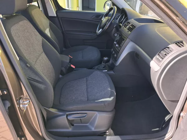 Škoda Yeti 1,2TSi DSG NAVI BEZ KOROZE! - foto 19
