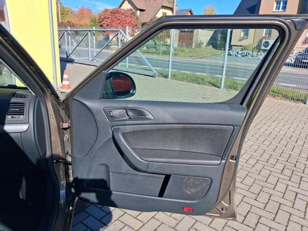 Škoda Yeti 1,2TSi DSG NAVI BEZ KOROZE! - foto 20