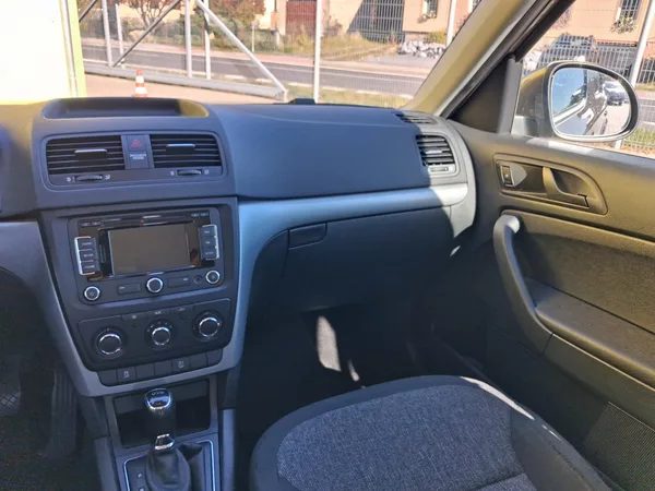 Škoda Yeti 1,2TSi DSG NAVI BEZ KOROZE! - foto 23
