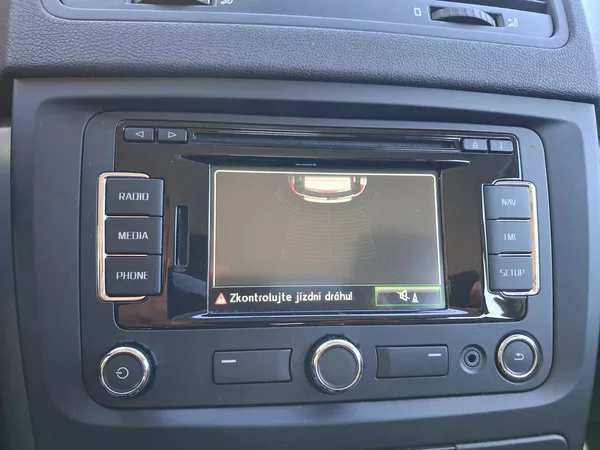 Škoda Yeti 1,2TSi DSG NAVI BEZ KOROZE! - foto 26