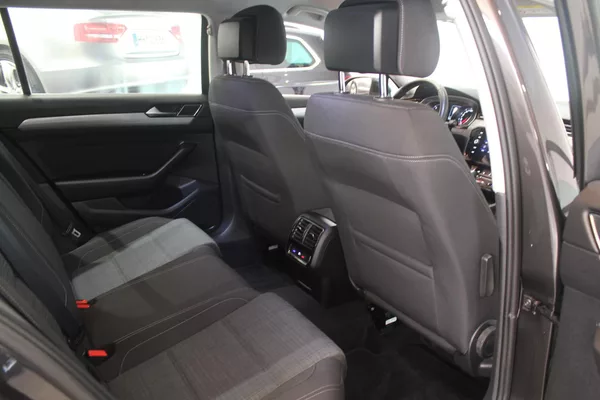 Volkswagen Passat 2.0TDI DSG Nez.Topení LED - foto 24