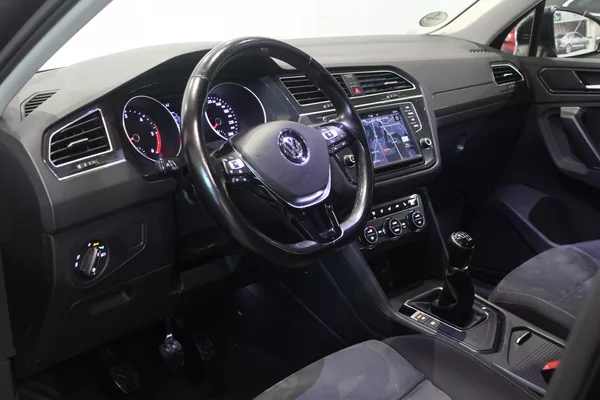 Volkswagen Tiguan 2.0TDI 110kW R-Line FULL LED - foto 15