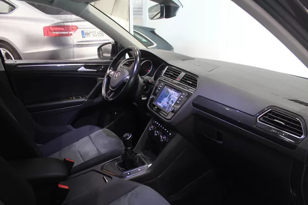 Volkswagen Tiguan 2.0TDI 110kW R-Line FULL LED - foto 21