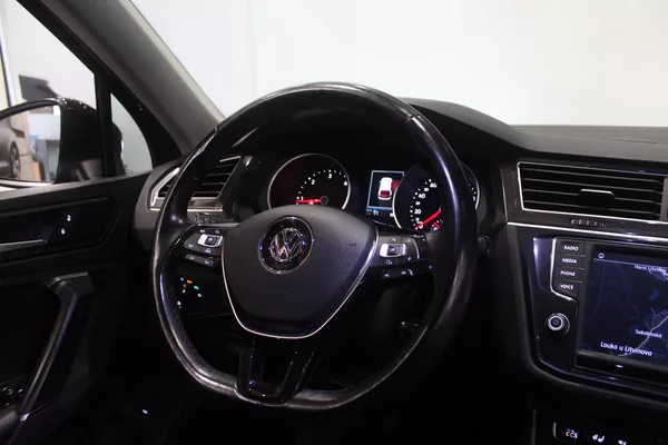 Volkswagen Tiguan 2.0TDI 110kW R-Line FULL LED - foto 30