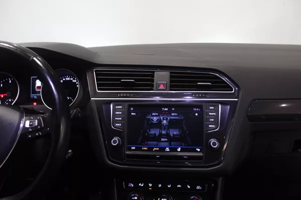 Volkswagen Tiguan 2.0TDI 110kW R-Line FULL LED - foto 32