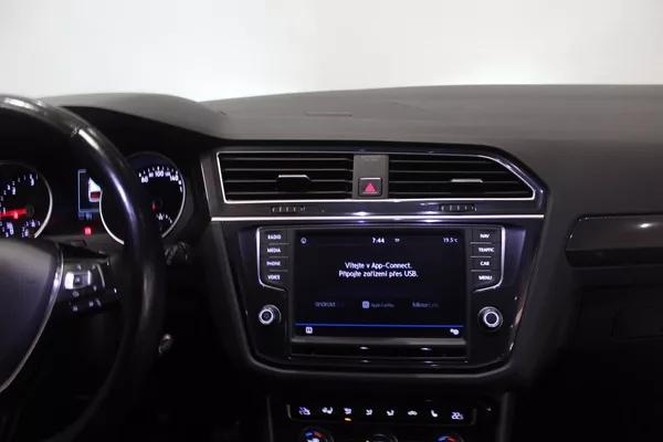 Volkswagen Tiguan 2.0TDI 110kW R-Line FULL LED - foto 34