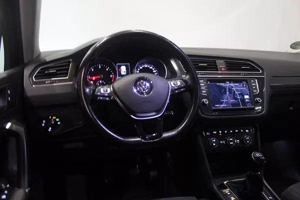 Volkswagen Tiguan 2.0TDI 110kW R-Line FULL LED - foto 36