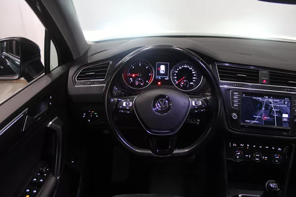 Volkswagen Tiguan 2.0TDI 110kW R-Line FULL LED - foto 37