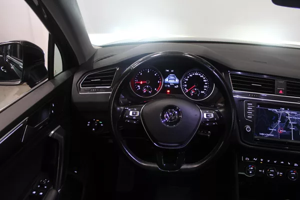 Volkswagen Tiguan 2.0TDI 110kW R-Line FULL LED - foto 38