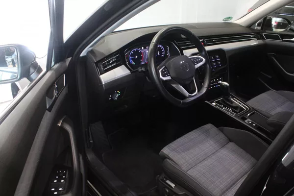 Volkswagen Passat 2.0TDI DSG Matrix display - foto 14