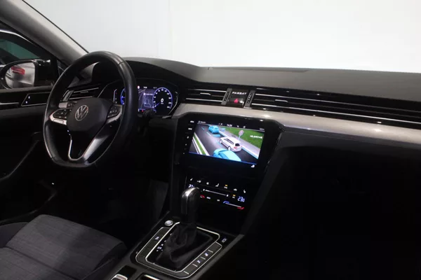 Volkswagen Passat 2.0TDI DSG Matrix display - foto 24