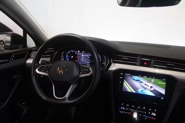 Volkswagen Passat 2.0TDI DSG Matrix display - foto 25