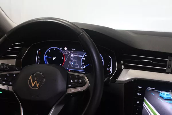 Volkswagen Passat 2.0TDI DSG Matrix display - foto 26