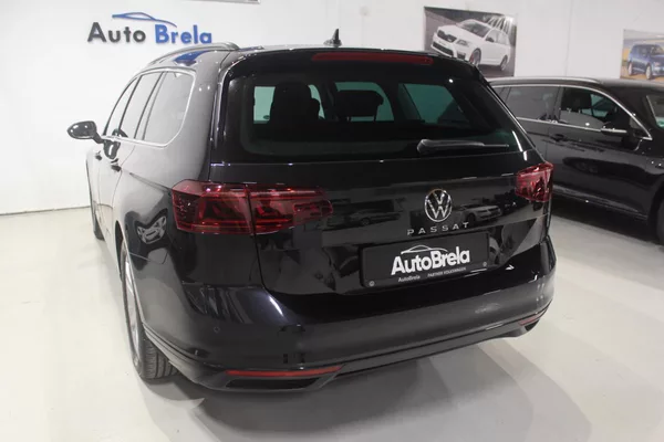 Volkswagen Passat 2.0TDI DSG Matrix display - foto 8