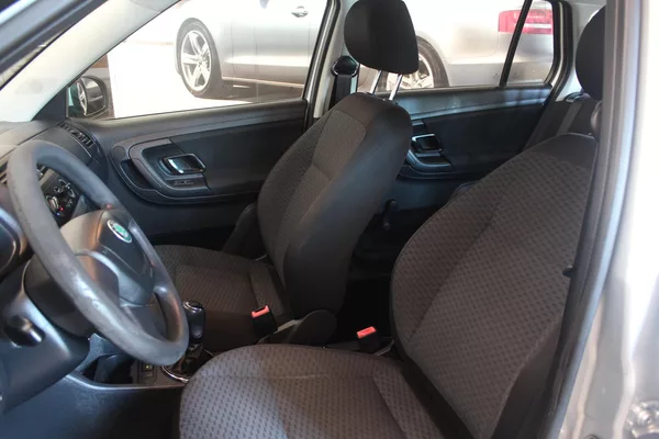 Škoda Fabia 1.2TSI 63kW Klima - foto 15