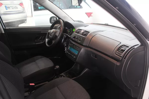 Škoda Fabia 1.2TSI 63kW Klima - foto 18
