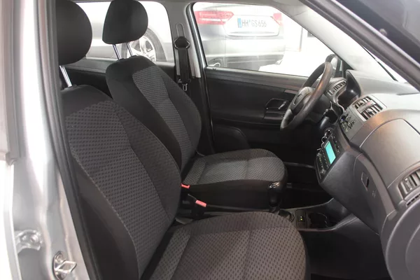Škoda Fabia 1.2TSI 63kW Klima - foto 20