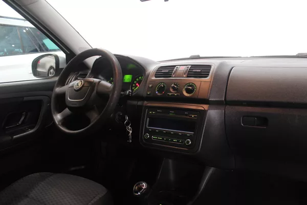 Škoda Fabia 1.2TSI 63kW Klima - foto 22