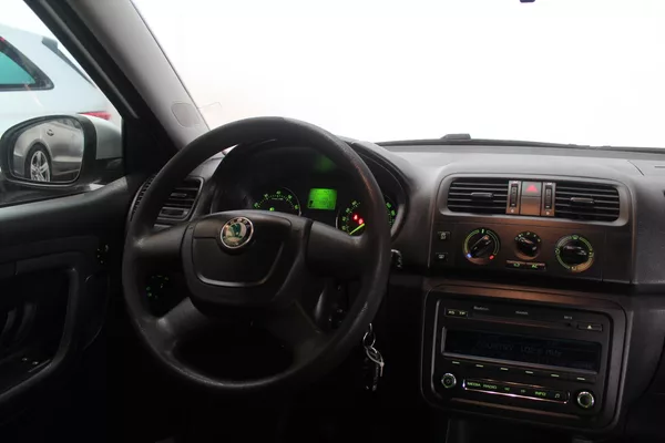 Škoda Fabia 1.2TSI 63kW Klima - foto 23