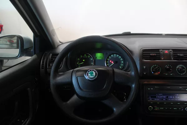 Škoda Fabia 1.2TSI 63kW Klima - foto 26