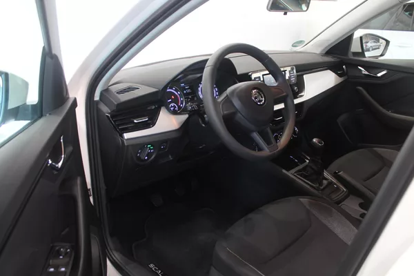 Škoda Scala 1.0 TSI 70kW Klima LED - foto 15