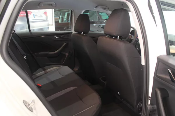 Škoda Scala 1.0 TSI 70kW Klima LED - foto 22