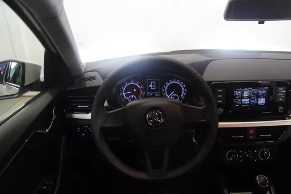 Škoda Scala 1.0 TSI 70kW Klima LED - foto 29