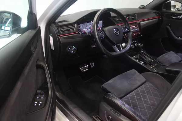 Škoda Superb 2.0TDI DSG SportLine Display - foto 15