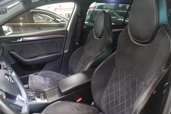 Škoda Superb 2.0TDI DSG SportLine Display - foto 18