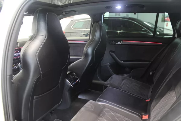 Škoda Superb 2.0TDI DSG SportLine Display - foto 19