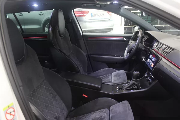 Škoda Superb 2.0TDI DSG SportLine Display - foto 24