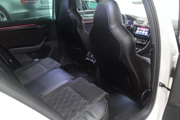 Škoda Superb 2.0TDI DSG SportLine Display - foto 26