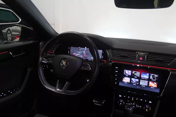 Škoda Superb 2.0TDI DSG SportLine Display - foto 28