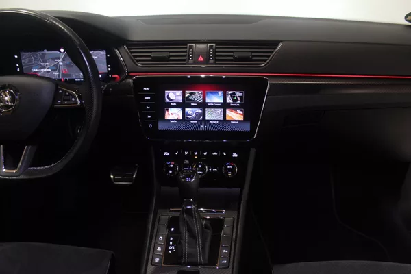 Škoda Superb 2.0TDI DSG SportLine Display - foto 29