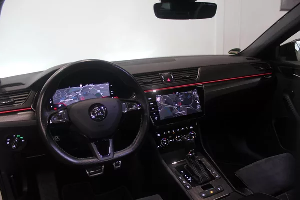 Škoda Superb 2.0TDI DSG SportLine Display - foto 32