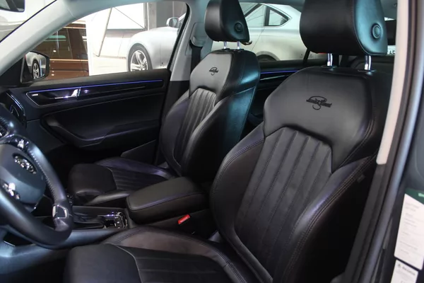 Škoda Kodiaq 2.0TDI DSG 4x4 L&K Navi LED - foto 17
