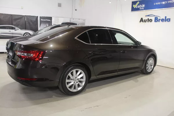 Škoda Superb 2.0TDI DSG STYLE+ Navi LED - foto 14