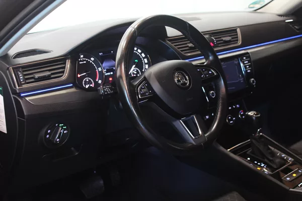 Škoda Superb 2.0TDI DSG STYLE+ Navi LED - foto 16