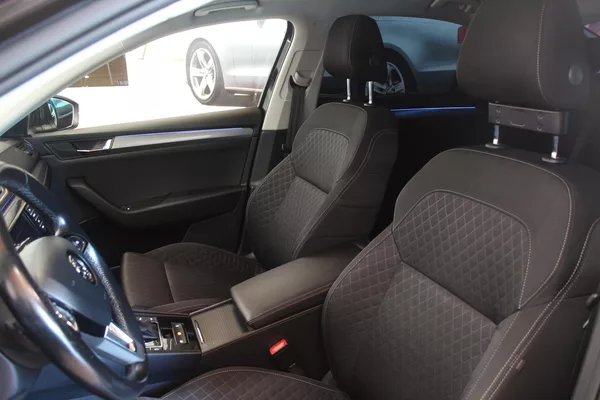 Škoda Superb 2.0TDI DSG STYLE+ Navi LED - foto 19