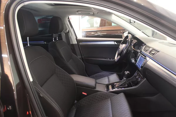 Škoda Superb 2.0TDI DSG STYLE+ Navi LED - foto 25