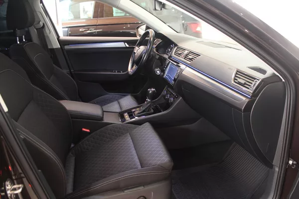 Škoda Superb 2.0TDI DSG STYLE+ Navi LED - foto 26