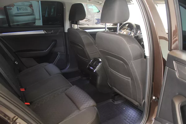 Škoda Superb 2.0TDI DSG STYLE+ Navi LED - foto 27