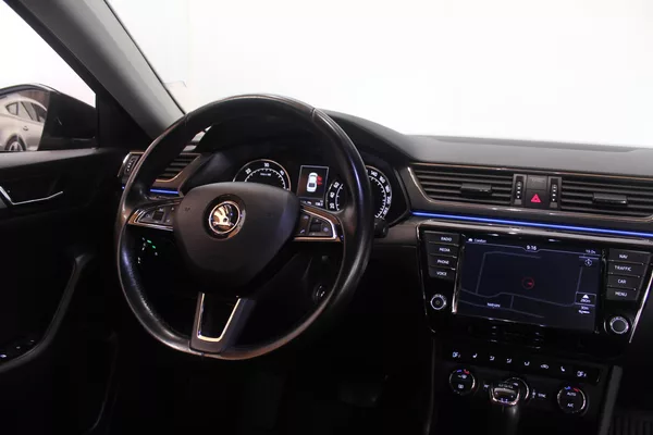 Škoda Superb 2.0TDI DSG STYLE+ Navi LED - foto 29