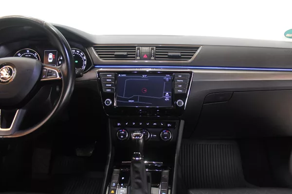 Škoda Superb 2.0TDI DSG STYLE+ Navi LED - foto 30