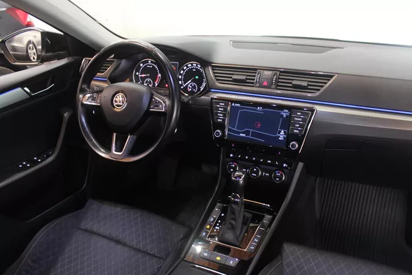 Škoda Superb 2.0TDI DSG STYLE+ Navi LED - foto 31