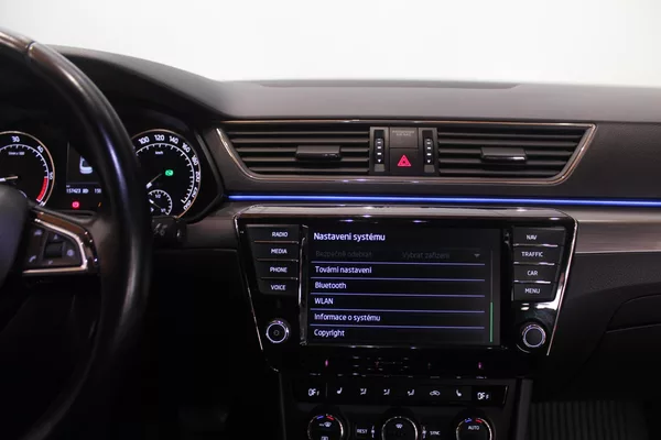 Škoda Superb 2.0TDI DSG STYLE+ Navi LED - foto 35