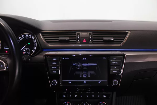 Škoda Superb 2.0TDI DSG STYLE+ Navi LED - foto 36