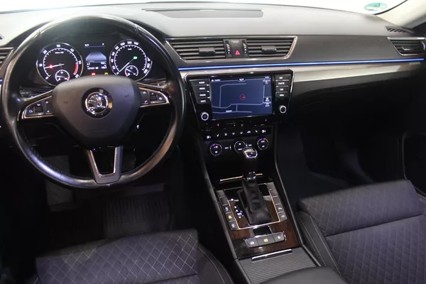 Škoda Superb 2.0TDI DSG STYLE+ Navi LED - foto 40