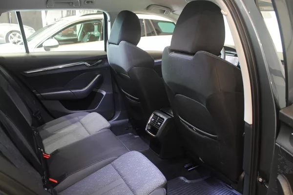 Škoda Octavia IV 2.0TDI DSG Display LED - foto 24