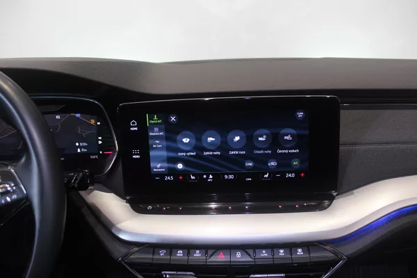 Škoda Octavia IV 2.0TDI DSG Display LED - foto 33